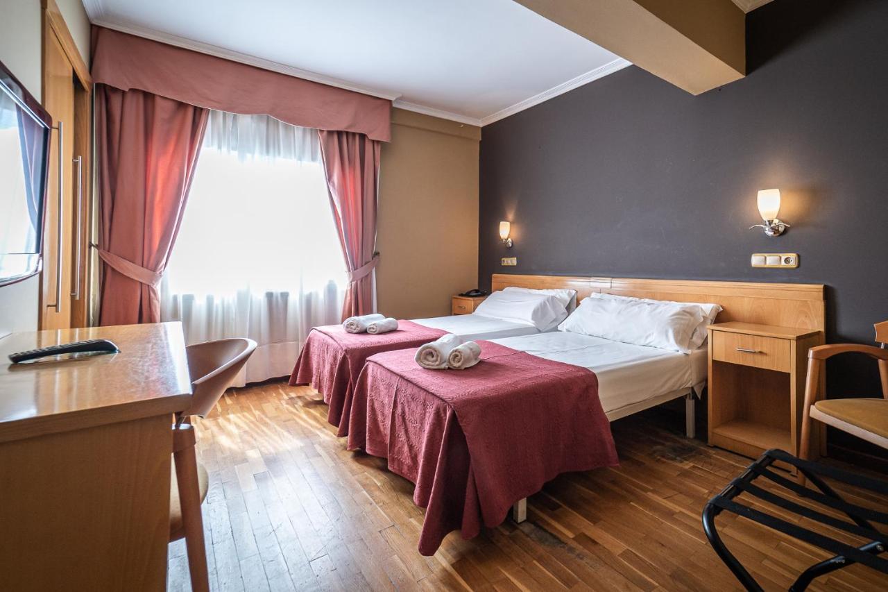 Twin Room,1114364613:JPEG